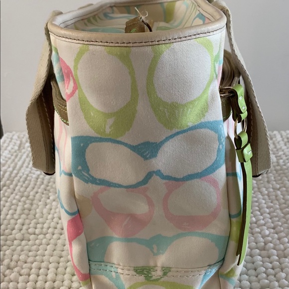 Coach Signature Hampton Pastel Scribe Tote - Picture 4 of 14
